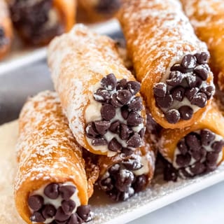 Leave the Gun, Take the Cannoli